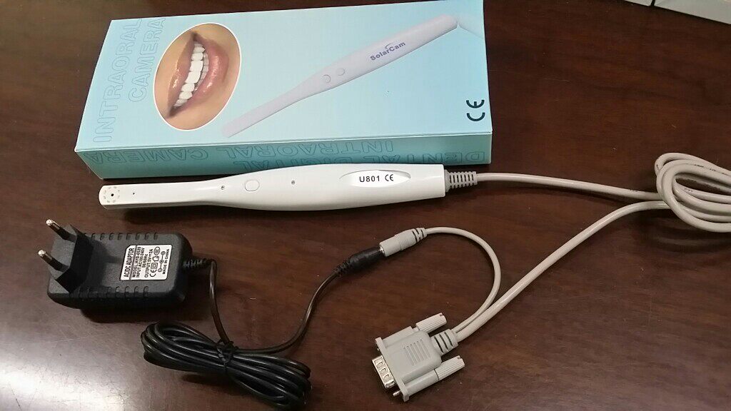 일반 모니터 VGA에 연결된 구강 내시경 관찰자는 8GB 메모리 800만 픽셀의 4부분 그리드를 처리합니다