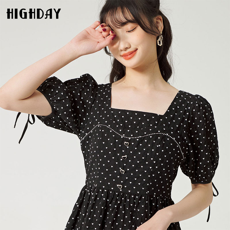 轩日甜美a字方领系带连衣裙