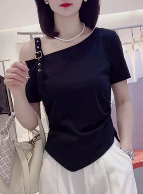 不规则黑色露肩短袖t恤女2026新款夏季超好看独特漂亮斜肩上衣女