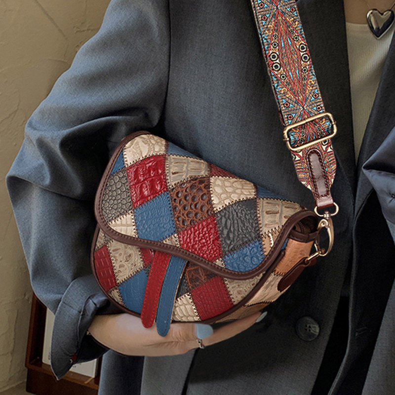 马鞍包女2023新款百搭时尚秋高级感真皮小众拼接洋气单肩斜挎小包,箱包皮具/热销女包/男包,通用款女包,淘宝优惠券,粉丝福利购,淘宝优惠卷