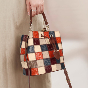格纹拼色水桶包女包头层牛皮大容量单肩斜挎手提包高级感小众设计