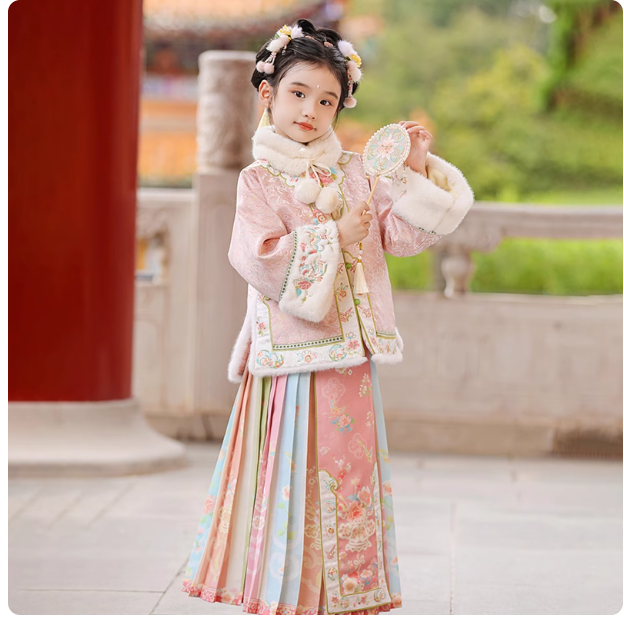 汉服女童2025冬款儿童新中式