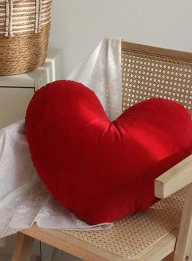 红色爱心抱枕 ins风心形靠垫礼品婚房情侣摆件 客厅沙发装饰靠枕