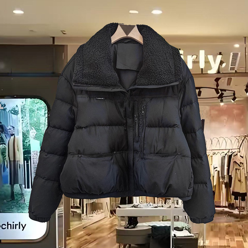 衣佳佰分2025冬天新款羊羔毛翻领烫钻双口袋洋气羽绒服外套女5819