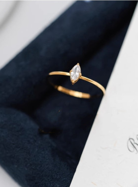 复古小众个性金色马眼锆石细款戒指女钛钢镀18K金指环食指中指INS