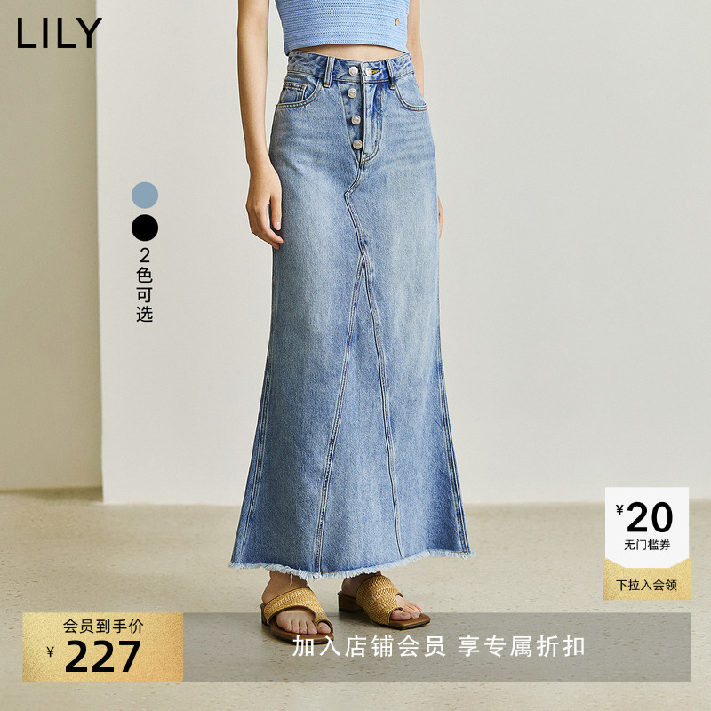 侧缝向前修饰胯部线条，长至脚踝立体有型。