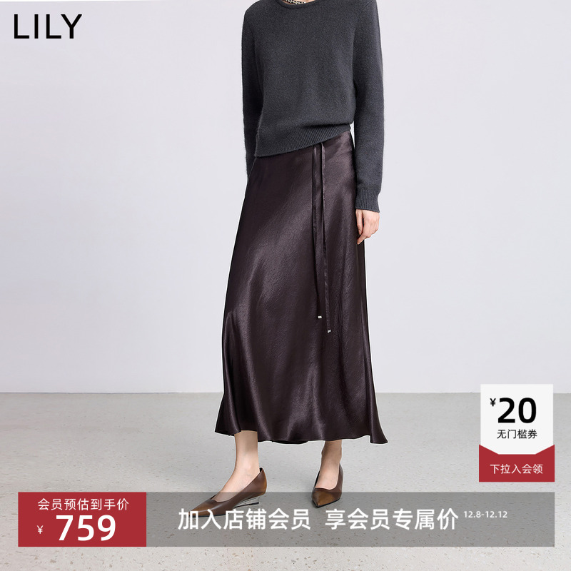 斜裁工艺结构 塑造自然垂坠