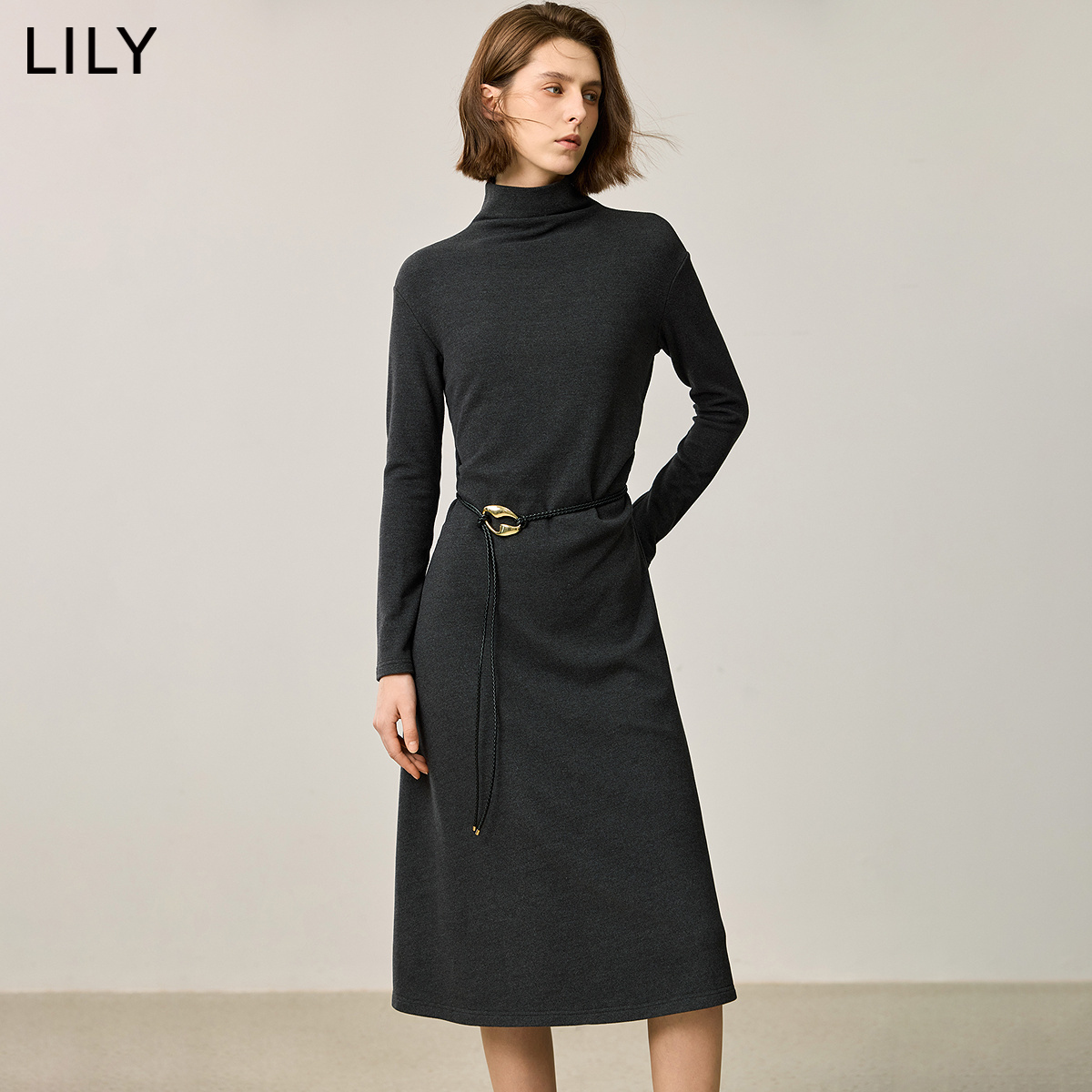 LILY2024冬新款女装格雷系高级气质高领褶皱收腰A字灰色连衣裙女