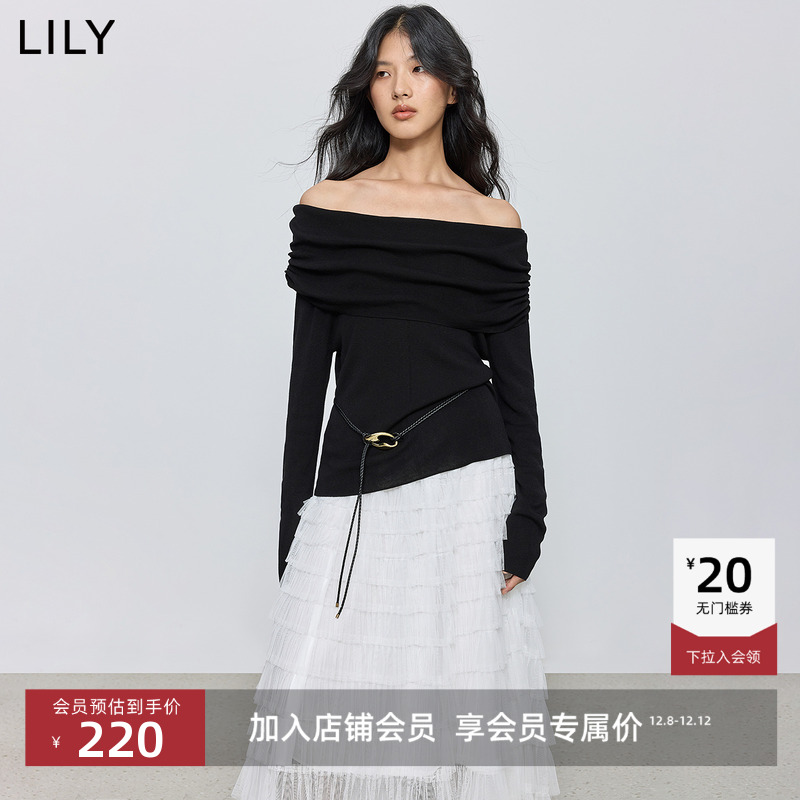 堆褶领口 营造丰富层次