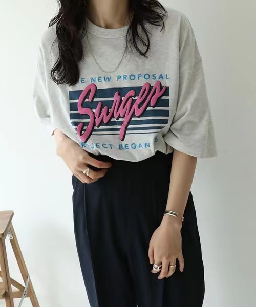 人气款立体印花字母T恤