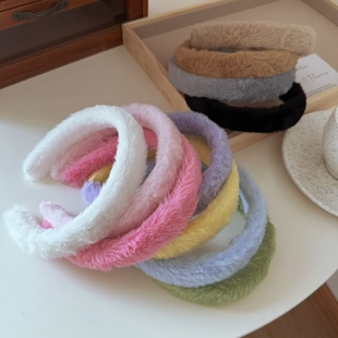 日韩秋冬新款软糯糖果色毛毛发箍仙气百搭温暖毛绒绒头箍压法发夹