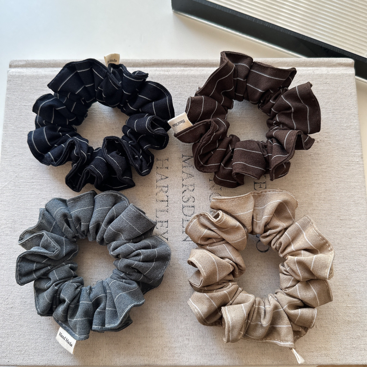 韩系新款条纹小号大肠发圈气质百搭高级感发饰慵懒半扎发头绳皮筋,饰品/流行首饰/时尚饰品新,发饰,淘宝优惠券,粉丝福利购,淘宝优惠卷