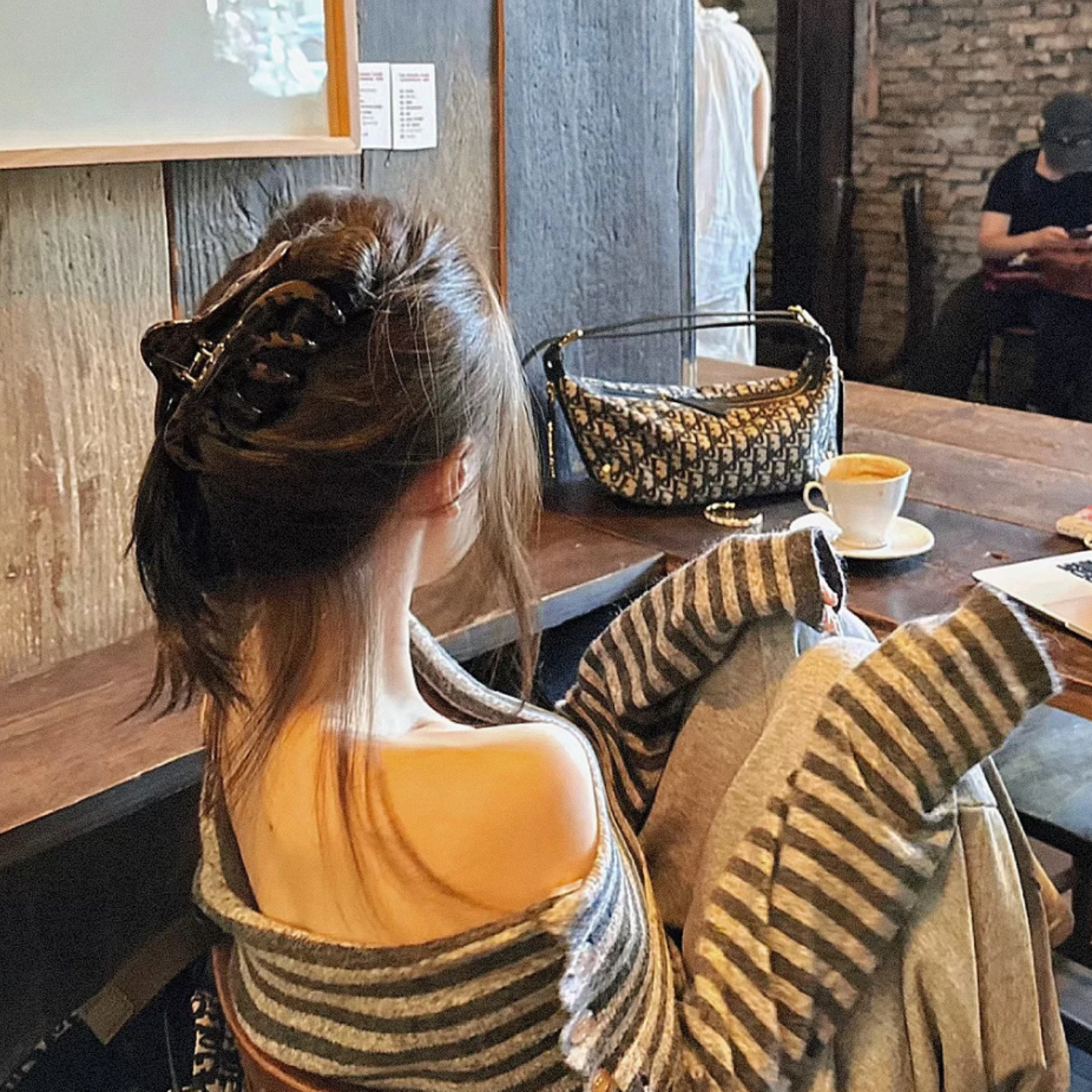 韩国同款秋冬新款豹纹抓夹高级感后脑勺大号盘发鲨鱼夹设计发饰