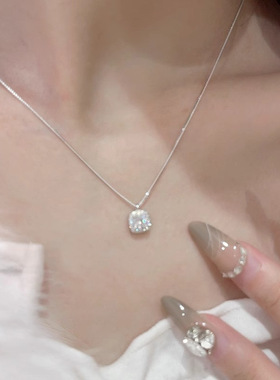 微镶方糖锆石项链配饰女2025新款爆款轻奢小众感锁骨链颈链