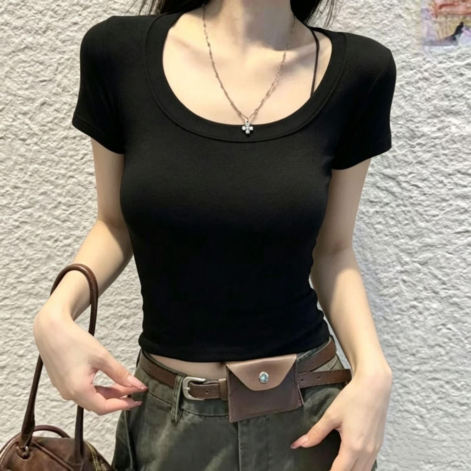 白色上衣女夏季2026新款韩版甜辣妹显瘦短袖T恤修身纯欲短款小衫