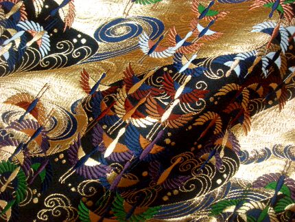 金襕坊 日本进口和风布料 西阵织 金襕织锦缎 漩涡飞鹤纹（黑）