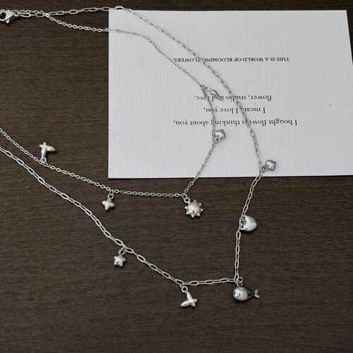 734钛钢白金色爱心鲸鱼项链女小众设计轻奢高级感可爱颈链锁骨链