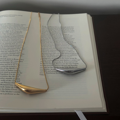 734钛钢夸张牛角包蛇骨链中性简约小众几何圆弧吊坠百搭锁骨项链