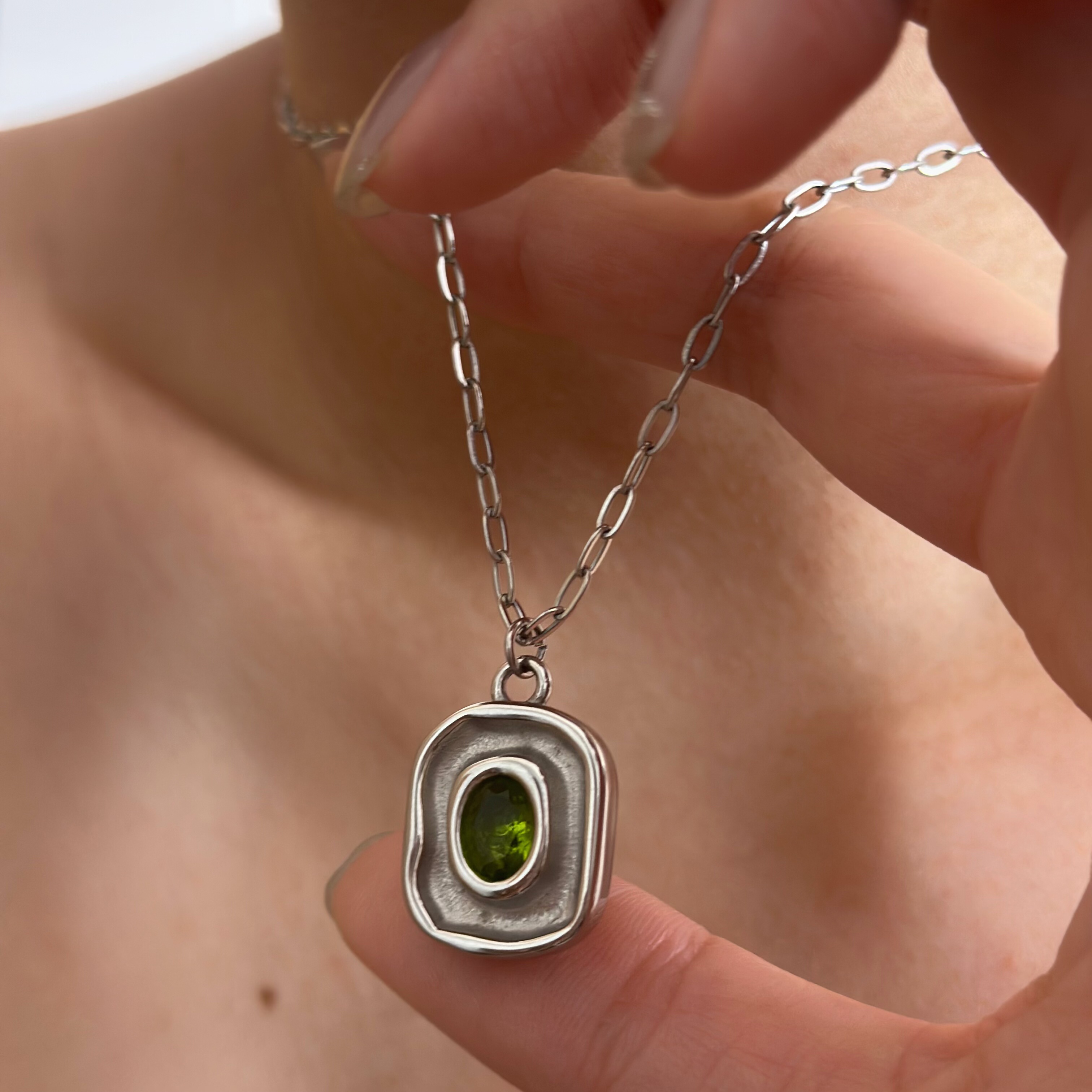 734钛钢精工绿色项链复古毛衣链百搭神秘方形加厚吊坠