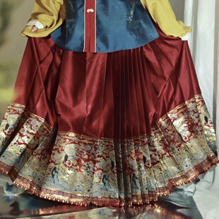 现货琉鱼汉服麟鸾千秋马面明制梯形褶紫红绿色原创仿妆花暗纹缎