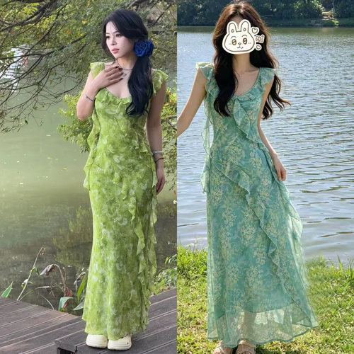 荷叶碎花度假连衣裙长裙