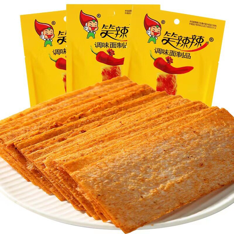 笑辣辣印度飞饼香辣休闲食品童年怀旧零食手撕辣条辣片代发