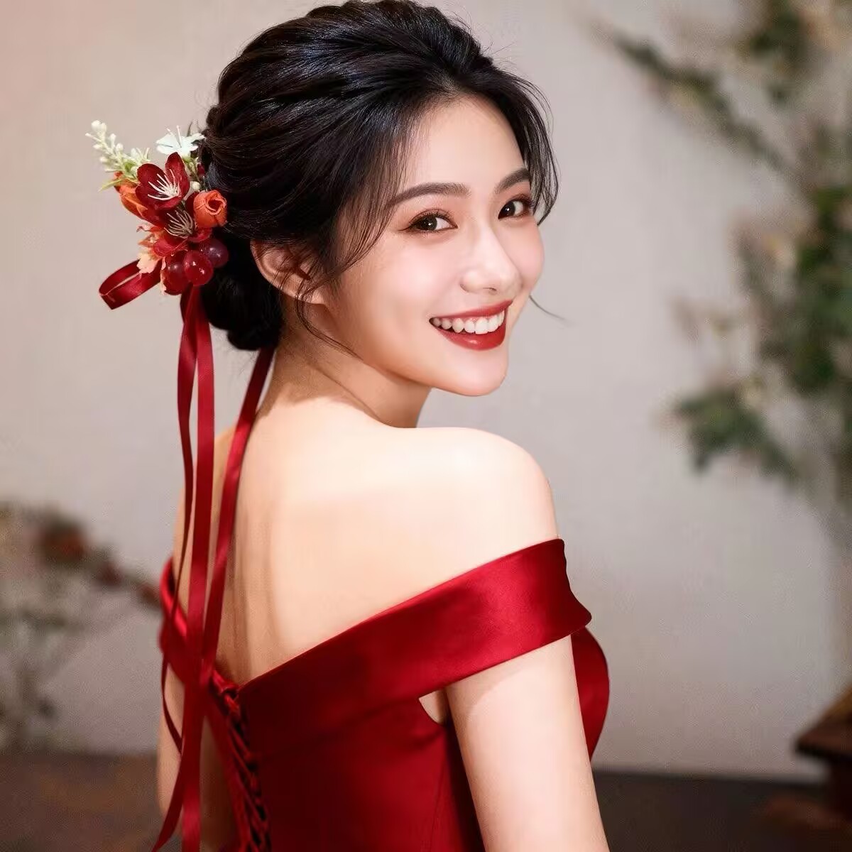 新娘红色仿真花头饰新中式订婚图片