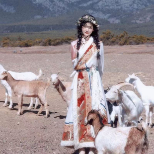 出租。西藏旅游穿搭女装秋冬藏服拉萨民族特色少女云南大理旅拍