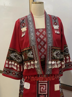 苗疆服装 土家族湘西贵州演出服女少数民族舞蹈服装 苗族服装 出租