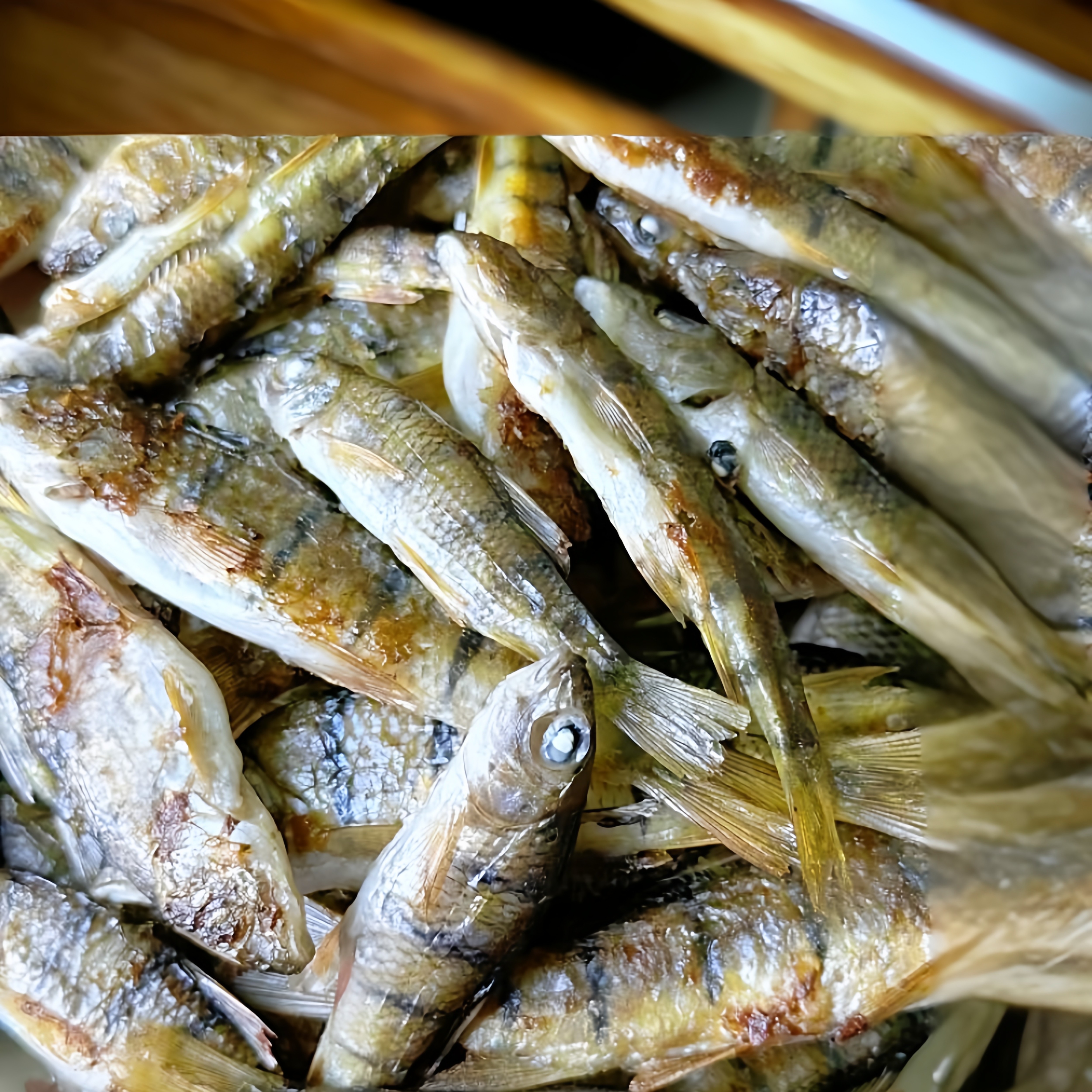 温州泰顺。小溪坑沟，炭烤米糠熏制，条纹溪石斑鱼干，500g