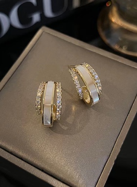 轻奢高级感微镶贝壳耳钉2025年新款潮女气质耳环冷淡风新潮耳钉