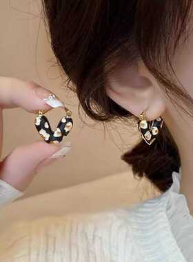 独特斑驳爱心耳扣耳环女纯银2025新款爆款高级感轻奢小众复古耳饰