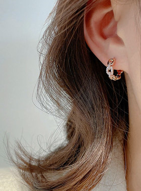 链条耳环2025年新款潮圈圈耳扣气质名媛网红高级感轻奢圆脸耳饰女