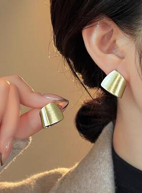 2025新款秋冬复古几何耳钉女气质独特耳环高级感轻奢冷淡风耳饰品