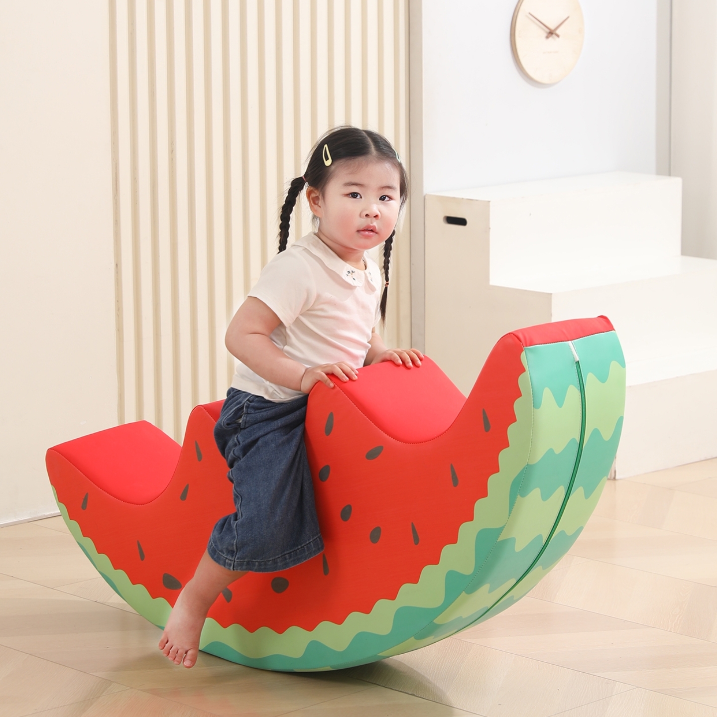 西瓜摇马幼儿园早教室内感统训练