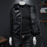 2025冬季新款高品质90%白鸭绒羽绒马甲Y9927P275假模，男装羽绒服，钱塘6011