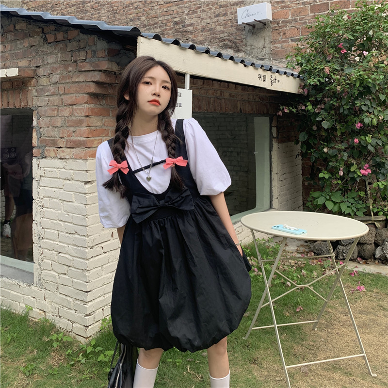 Bow tie suspender skirt + bubble sleeve T-shirt