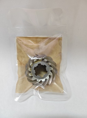 雅马哈两冲40马力舷外机波箱齿轮 679-45560-01 679-45571-00