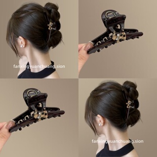 高级感鲨鱼夹发卡复古轻奢小狗中号抓夹发夹女后脑勺夹子旅行发卡
