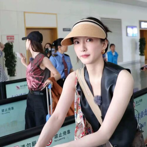 江疏影同款拉菲草空顶防晒鸭舌帽