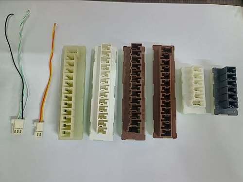 奔驰中控仪表座椅CAN能量分配器插头线束连接件原装