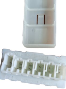 奔驰C级E级S级W251W197W166W171等变速箱CAN电源能量分配器接线盒