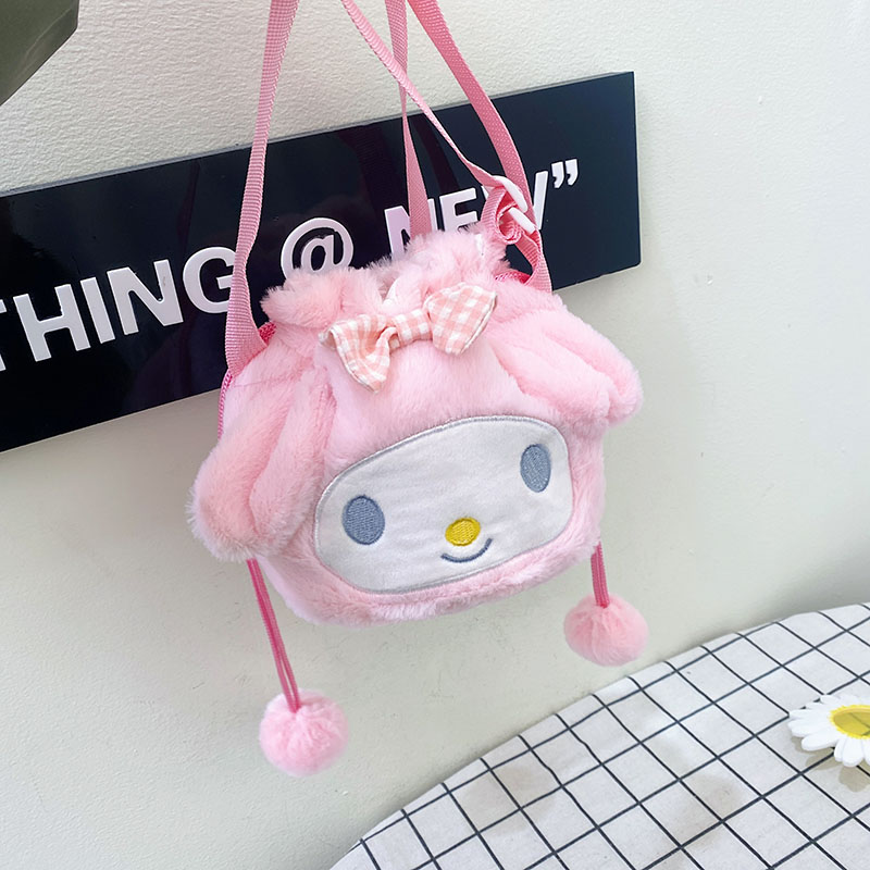 2025新款时尚斜跨小包包小女孩零食小布包可爱卡通女生手机包毛毛