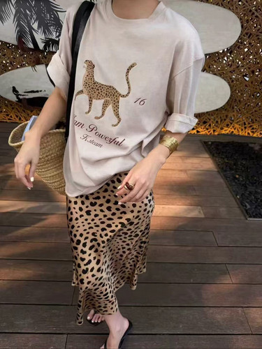 欧货春夏新款豹纹印花圆领短袖T恤女时尚宽松显瘦百搭休闲上衣潮