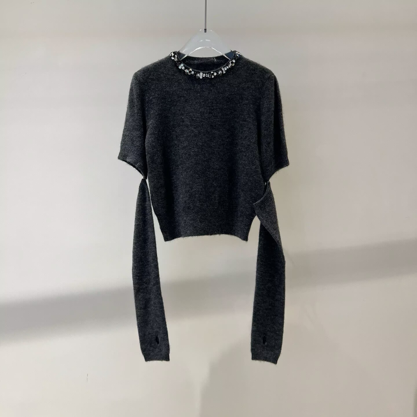 商场同款2025冬新宽松脱钉珠刺绣卸袖针织衫毛衣女AR804154-1280