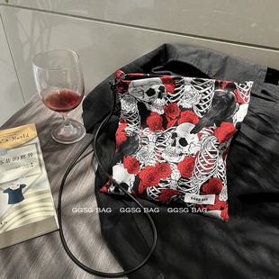 GGSG BAG骷髅玫瑰斜挎拉链手机包小方印花文艺便棉麻小号布袋子女