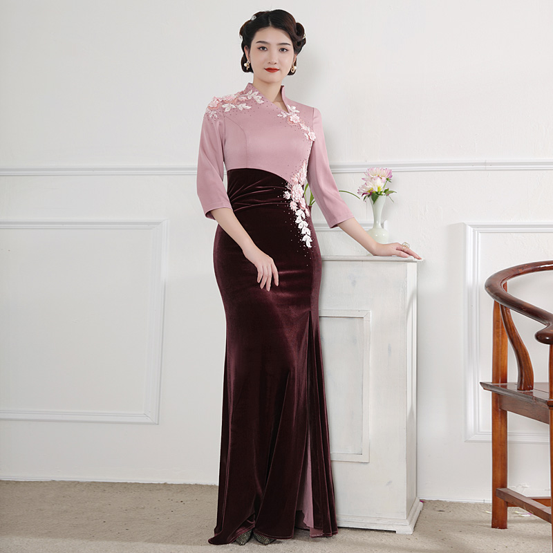 多丽琦2024年春季丝绒绣花礼服女轻奢小众高端修身显瘦连衣裙长款