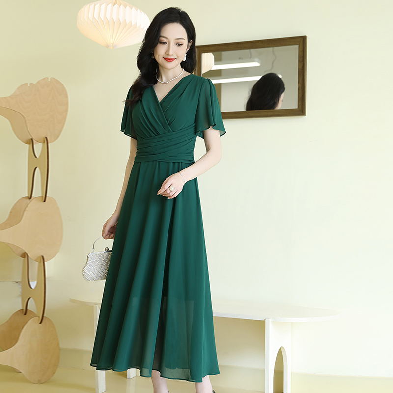 多丽琦2025新款连衣裙时尚轻奢生日礼服裙主持晚装减龄日常可穿女