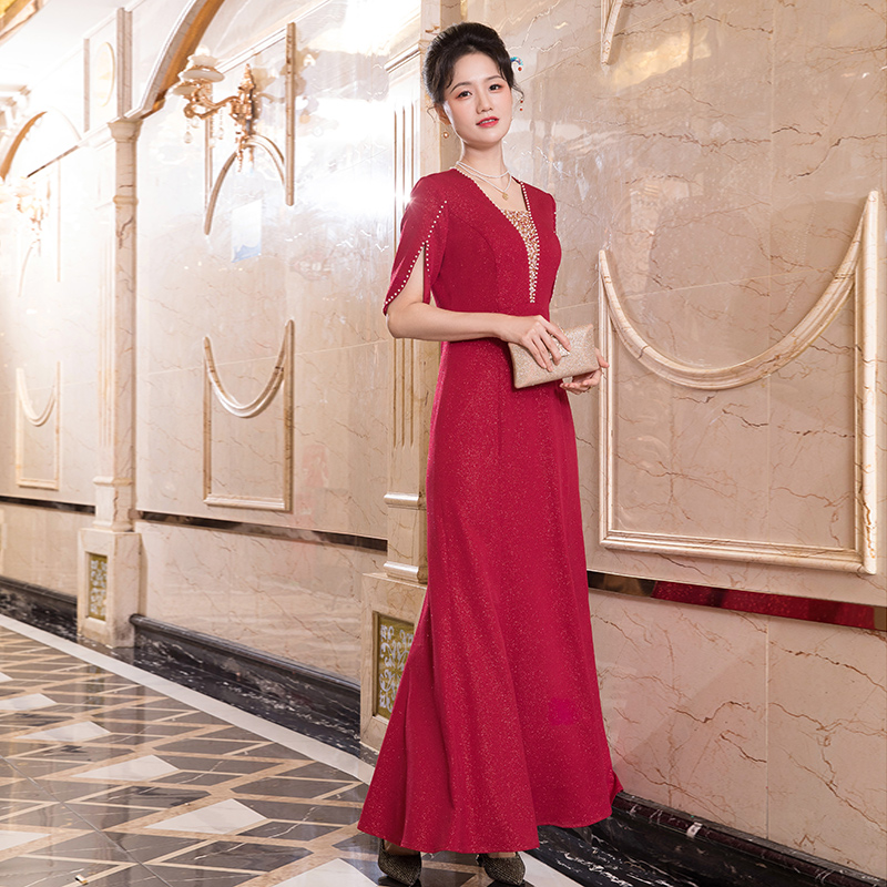 多丽琦2025新款连衣裙唯美红色喜妈妈婚宴礼服显瘦减龄连衣裙日常