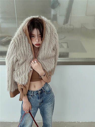 Actual shot of Korean style design V-neck leather splicing slimming imitation fur fox fur short coat